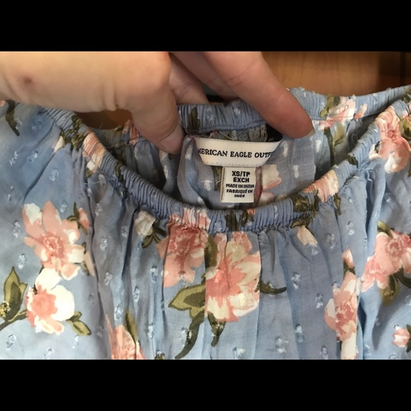 American Eagle Floral Crop Top - Picture 2 of 3